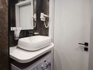 Гостиница Салют Москва Номер люкс с 1 двуспальной кроватью-8